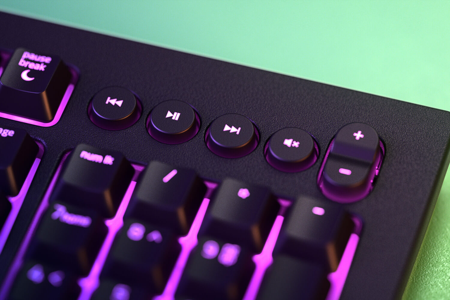 Cynosa V2 Phoenix https://www.mkaugaming.com/all-review-list/razer-cynosa-v2-rgb-gaming-keyboard%e2%80%8e-review/