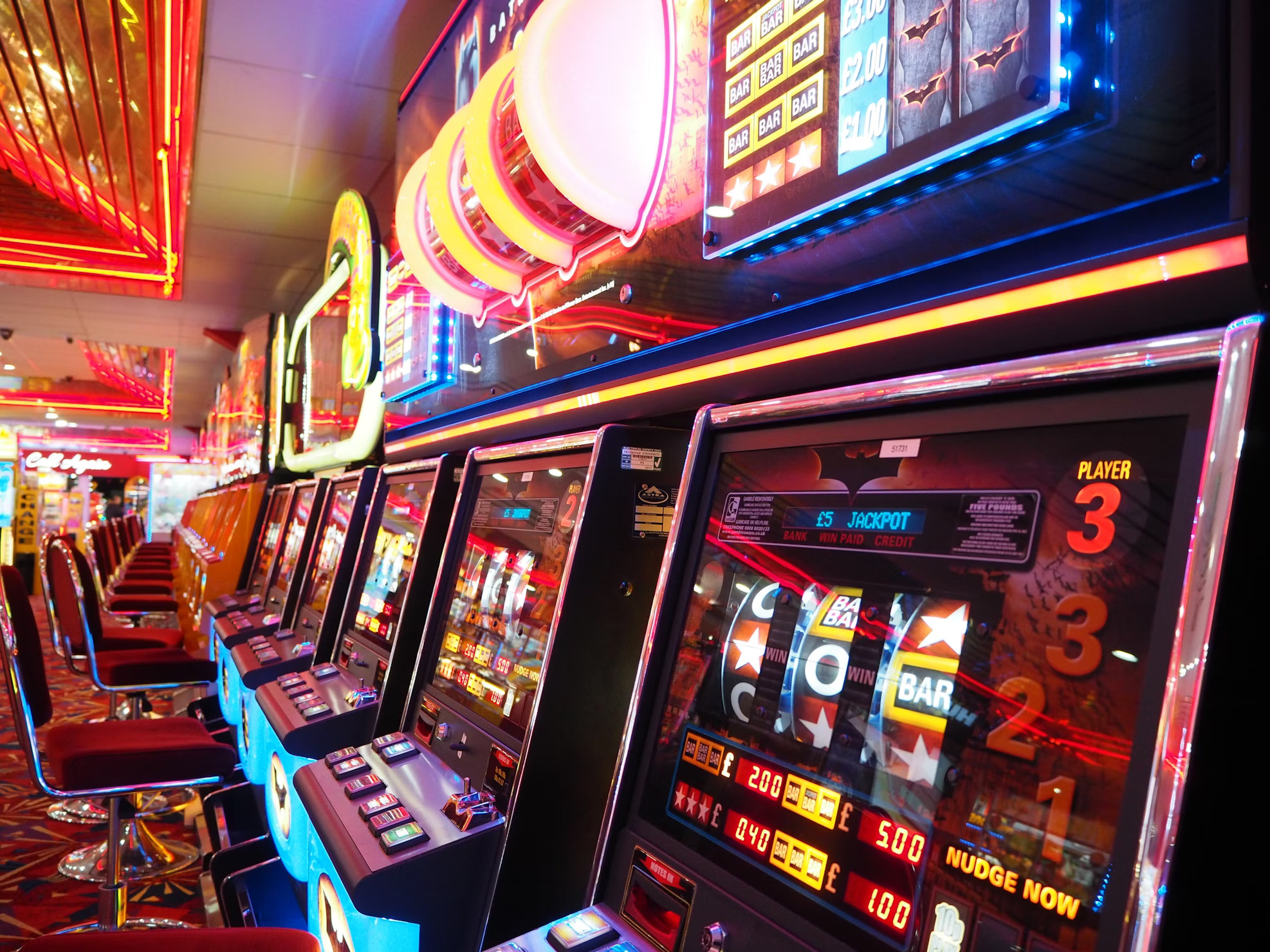 Casino Games That Can Be Competitive | MKAU Gaming