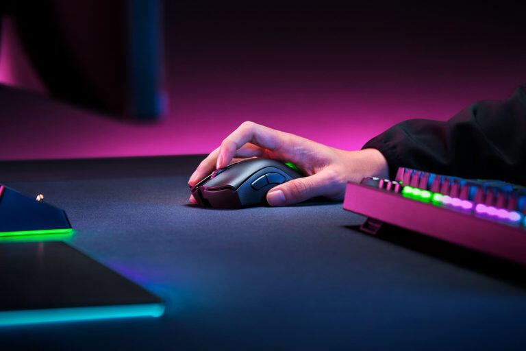 Razer Has You Covered For Christmas Gift Ideas 21 razer deathadder v2 pro gallery 02 https://www.mkaugaming.com/razer-has-you-covered-for-christmas-gift-ideas/