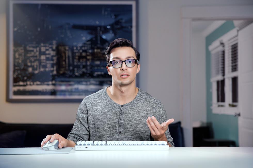 Razer Anzu Smart Glasses Combine Multi-Lens Eyecare & Open-Ear Audio To Connect In Style 2 20200304 Razer Anzu Smart Glasses1 https://www.mkaugaming.com/razer-anzu-smart-glasses-combine-multi-lens-eyecare-open-ear-audio-to-connect-in-style/