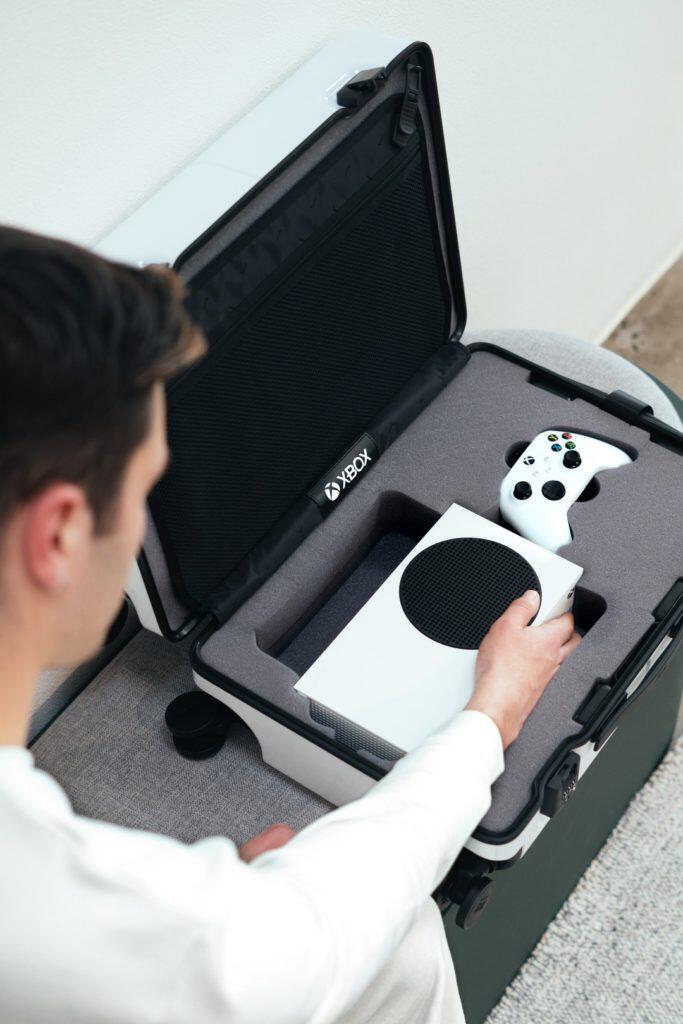Xbox Celebrates Microsoft Flight Simulator On Console With The Ultimate Portable Gaming Hub 2 2021 07 22 00047 https://www.mkaugaming.com/xbox-celebrates-microsoft-flight-simulator-on-console-with-the-ultimate-portable-gaming-hub/