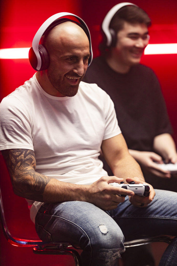 Call Of Duty: Vanguard – Front Up - Can These Pros Front Up & Step Into Each Other’s Worlds? 2 MG 0498 https://www.mkaugaming.com/call-of-duty-vanguard-front-up-can-these-pros-front-up-step-into-each-others-worlds/