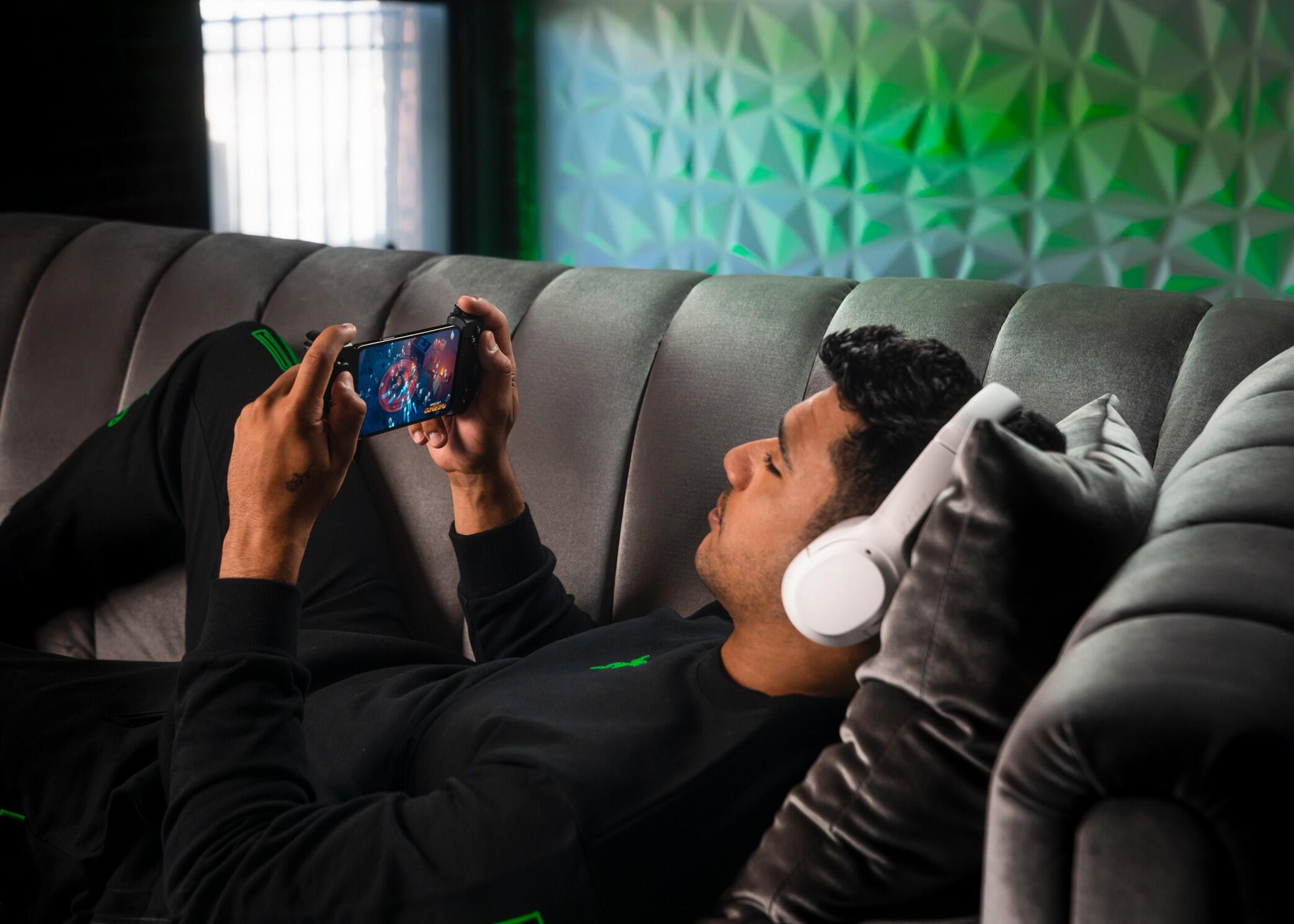 Mobile Gaming Is Reimagined With The Release Of The Razer KISHI V2 2 2022 06 09 00029 https://www.mkaugaming.com/mobile-gaming-is-reimagined-with-the-release-of-the-razer-kishi-v2/