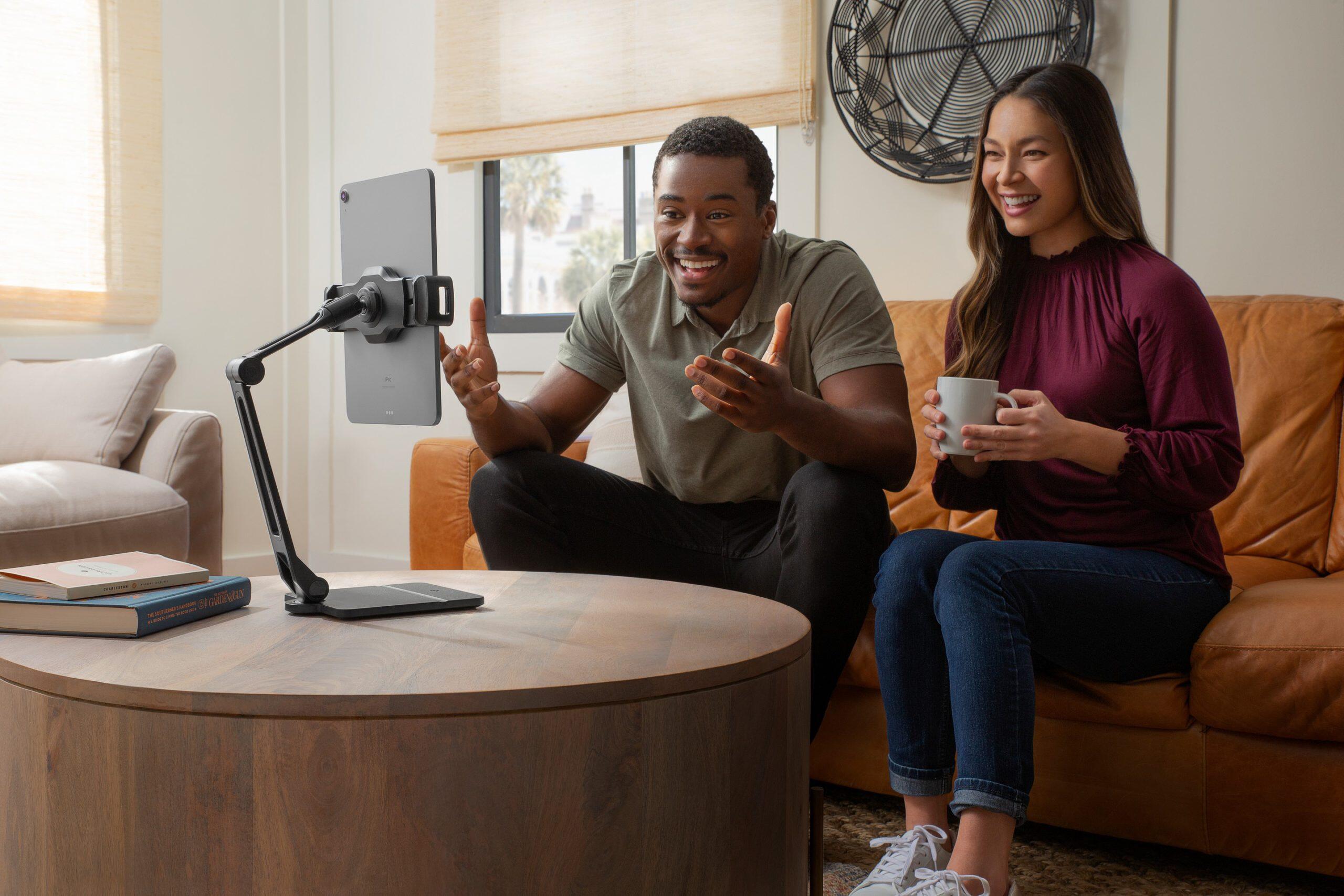 Twelve South Refreshes HoverBar Duo iPad Stand With a More Flexible Build and New Colourways 4 2021 01 04 00017 scaled https://www.mkaugaming.com/twelve-south-refreshes-hoverbar-duo-ipad-stand-with-a-more-flexible-build-and-new-colourways/