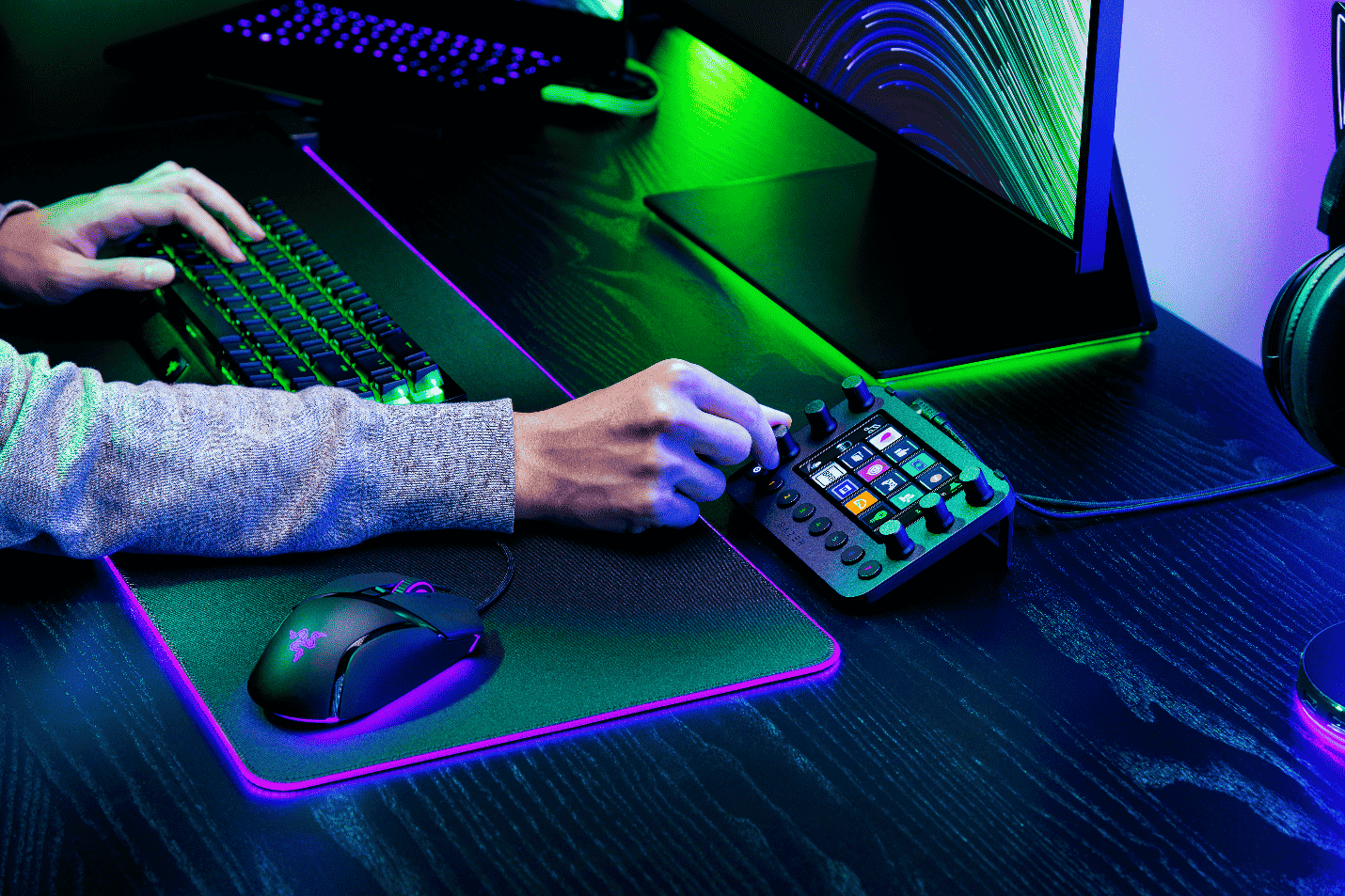 Unlock Instant Control & Infinite Creativity With The Razer Stream Controller 2 Stream Controller 3 https://www.mkaugaming.com/unlock-instant-control-infinite-creativity-with-the-razer-stream-controller/