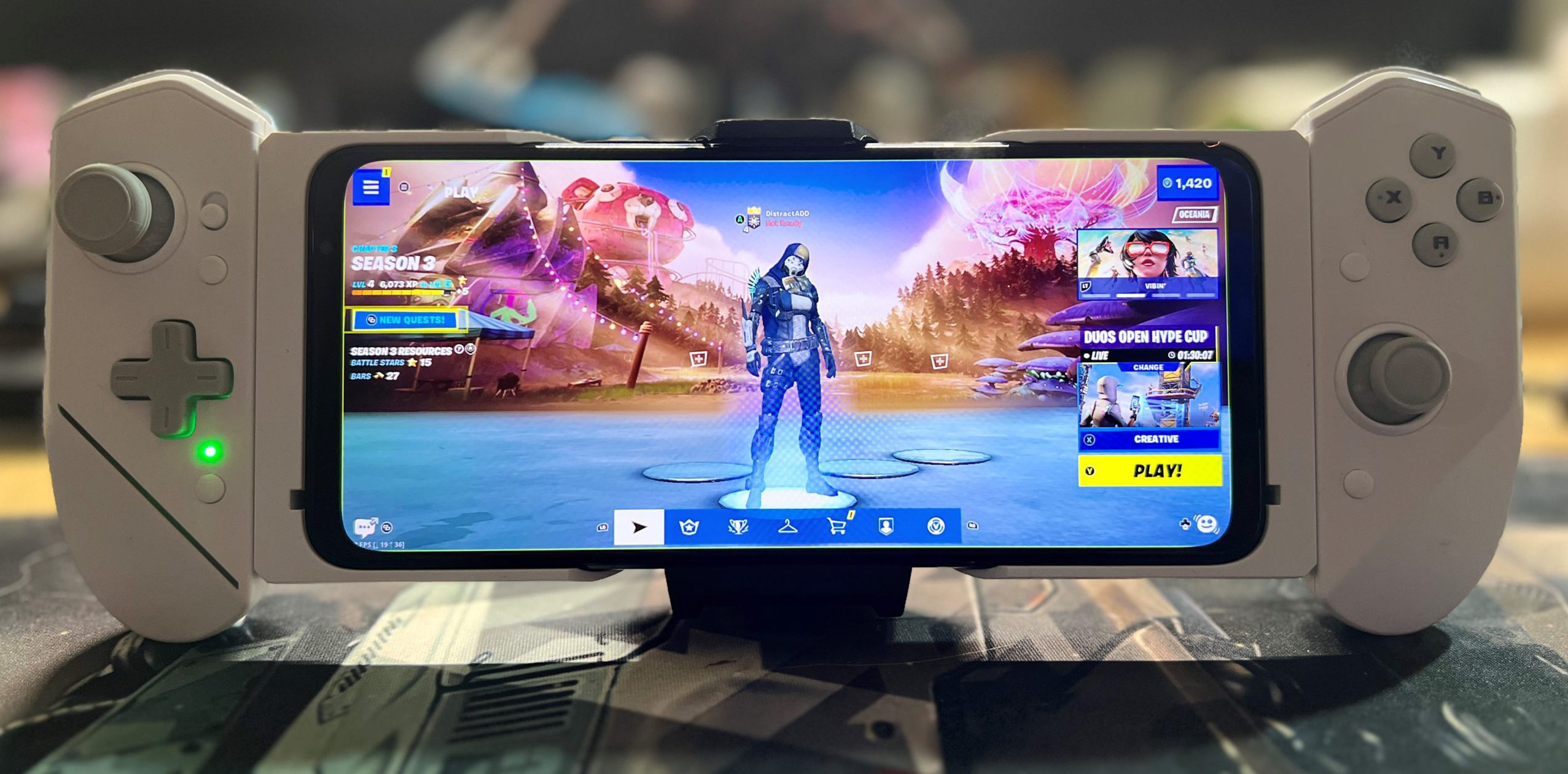 rog1 scaled e1663033741776 https://www.mkaugaming.com/all-review-list/asus-rog-phone-6-pro/
