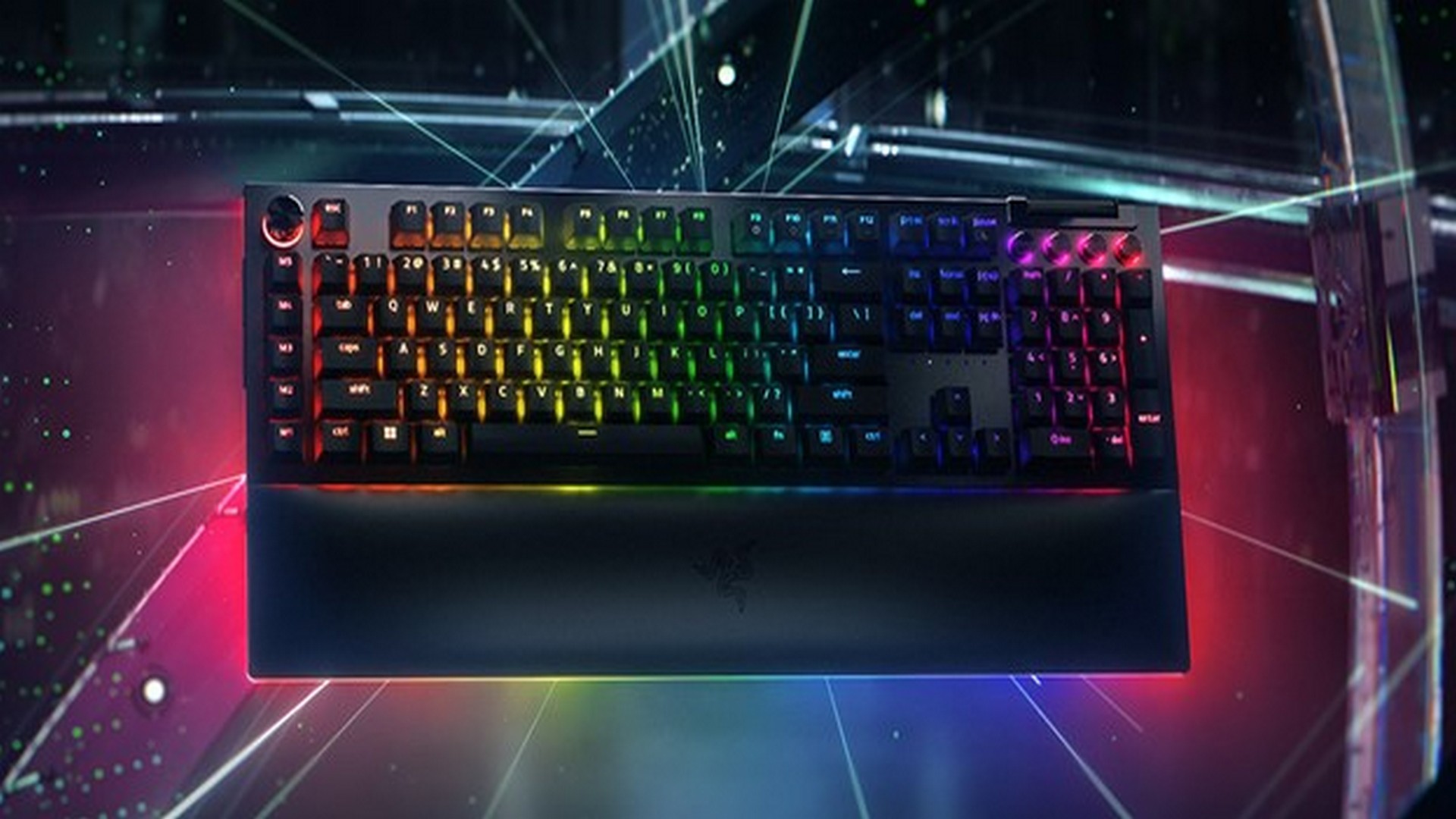 Experience Ultimate Control & Immersion With The New Razer Blackwidow V4 PRO