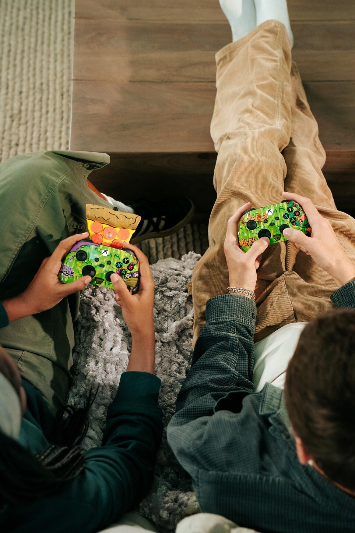 World’s First Pizza-Scented Controller From Xbox & Paramount Pictures’ “Teenage Mutant Ninja Turtles: Mutant Mayhem” 1 2023 07 25 00001 https://www.mkaugaming.com/worlds-first-pizza-scented-controller-from-xbox-paramount-pictures-teenage-mutant-ninja-turtles-mutant-mayhem/
