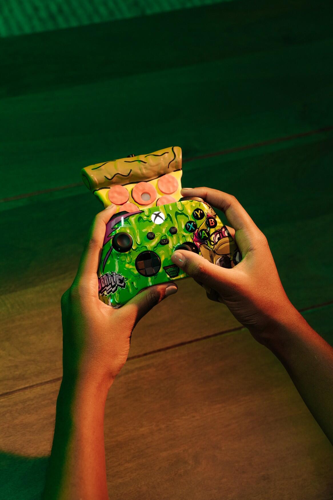 World’s First Pizza-Scented Controller From Xbox & Paramount Pictures’ “Teenage Mutant Ninja Turtles: Mutant Mayhem” 11 2023 07 25 00011 https://www.mkaugaming.com/worlds-first-pizza-scented-controller-from-xbox-paramount-pictures-teenage-mutant-ninja-turtles-mutant-mayhem/