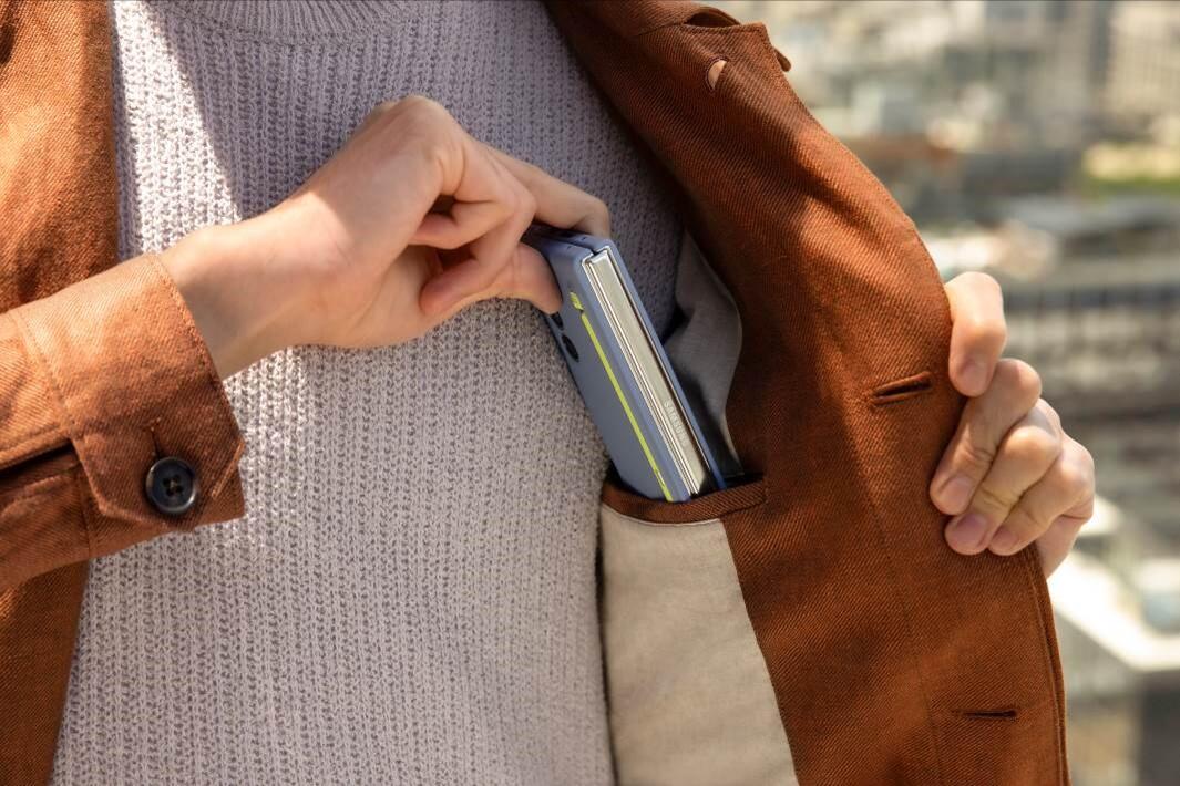 Samsung Galaxy Z Flip5 & Galaxy Z Fold5 - Delivering Flexibility & Versatility Without Compromise 3 hshhshs https://www.mkaugaming.com/samsung-galaxy-z-flip5-galaxy-z-fold5-delivering-flexibility-versatility-without-compromise/