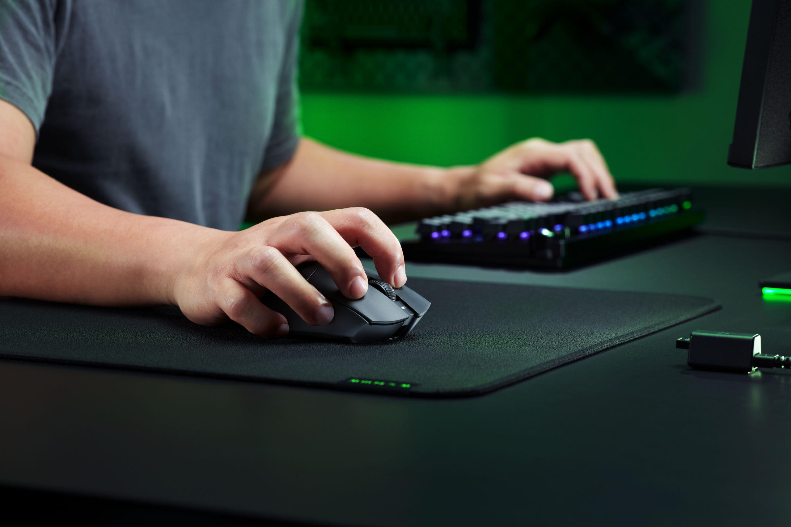 Introducing The Razer Deathadder V3 Hyerspeed: Pro Performance For Aspiring Champions 2 deathadderV3 Comparison shot 8 894 24 scaled https://www.mkaugaming.com/introducing-the-razer-deathadder-v3-hyerspeed-pro-performance-for-aspiring-champions/