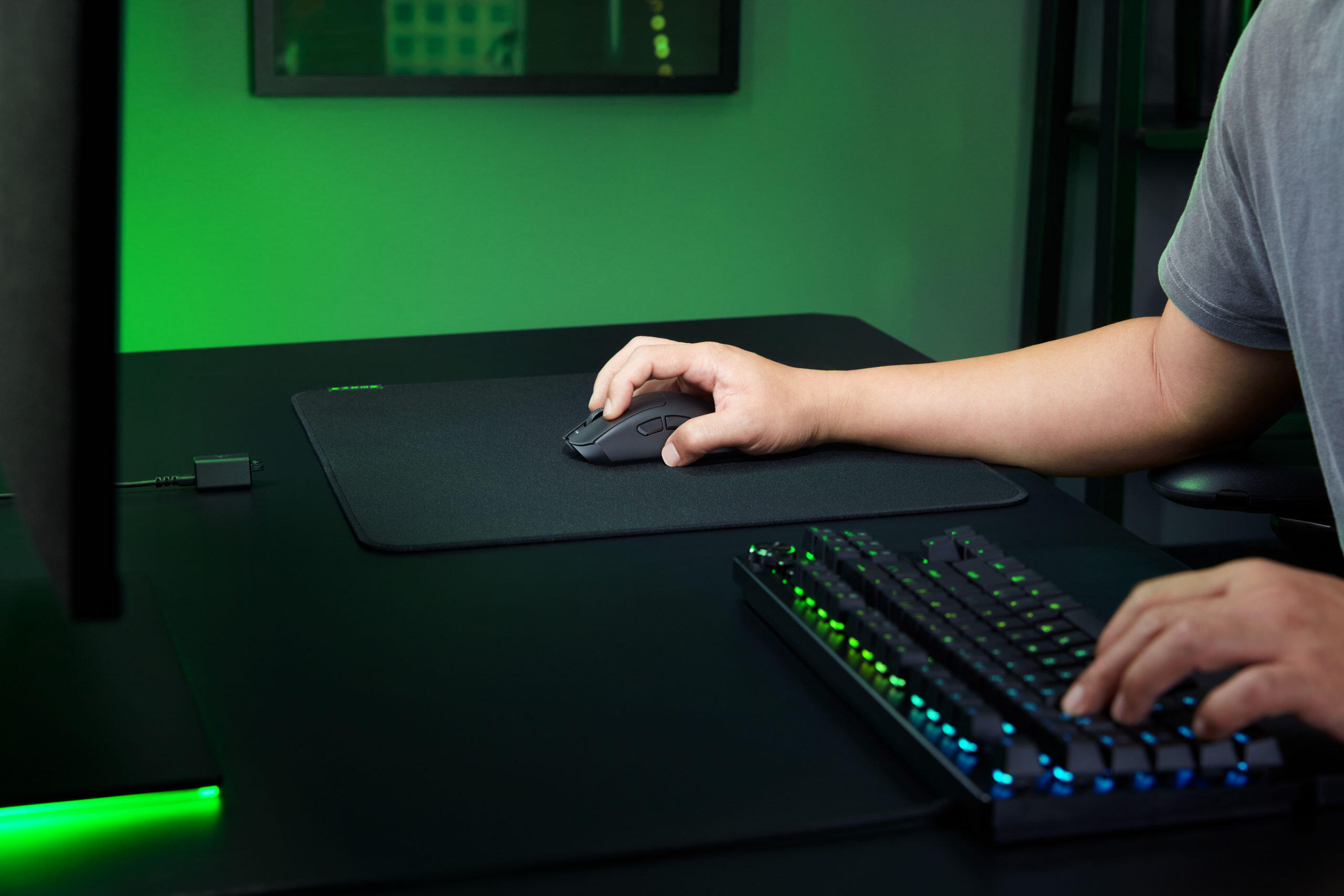 Introducing The Razer Deathadder V3 Hyerspeed: Pro Performance For Aspiring Champions 1 deathadderV3 Comparisonshot Shot 9 1492 24 scaled https://www.mkaugaming.com/introducing-the-razer-deathadder-v3-hyerspeed-pro-performance-for-aspiring-champions/