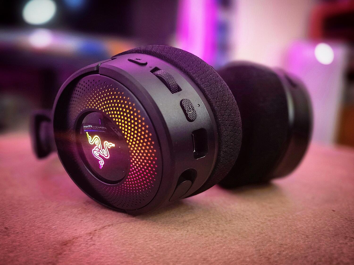 Razer Kraken V4 Wireless Headset (Hardware) - Review 3 IMG 20240821 075617 495 https://www.mkaugaming.com/all-review-list/razer-kraken-v4-wireless-headset-hardware-review/