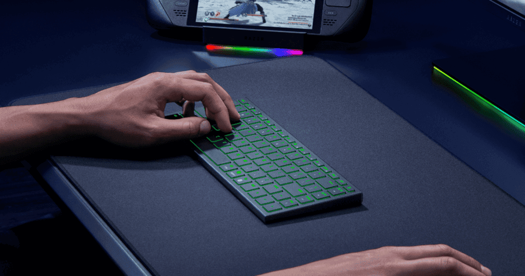 Razer Unveils Ergonomic Gaming Mouse And Keyboard For Gaming On The Go 2 Picture4eea https://www.mkaugaming.com/razer-unveils-ergonomic-gaming-mouse-and-keyboard-for-gaming-on-the-go/