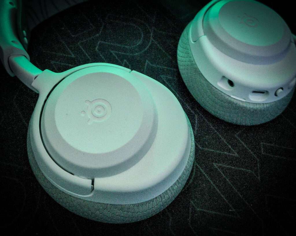SteelSeries Arctis Nova 3X Wireless Headset (Hardware) - Review 5 PSX 20250710 213549 https://www.mkaugaming.com/all-review-list/steelseries-arctis-nova-3x-wireless-headset-hardware-review/