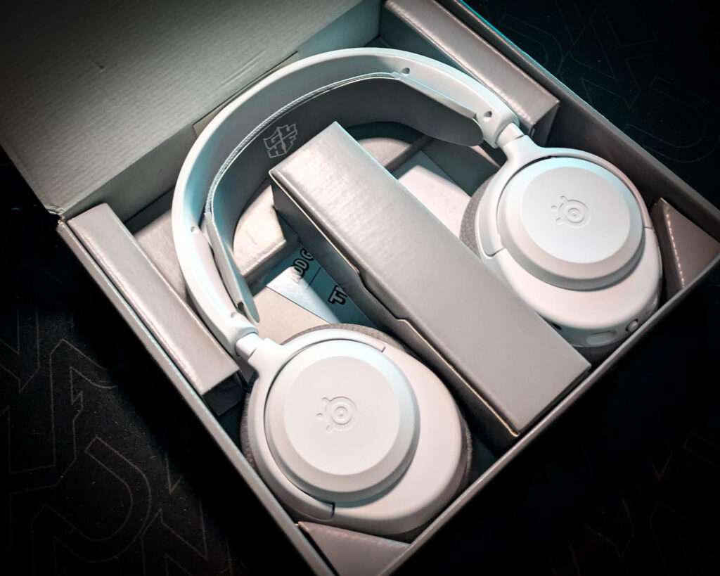 SteelSeries Arctis Nova 3X Wireless Headset (Hardware) - Review 6 PSX 20250710 214255 https://www.mkaugaming.com/all-review-list/steelseries-arctis-nova-3x-wireless-headset-hardware-review/