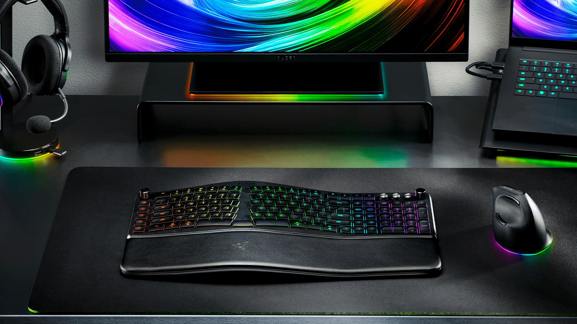 Razer Introduces The Pro Type Ergo Split Ergonomics. Untethered Performance 2 Razer Pro Type Ergo 2 https://www.mkaugaming.com/razer-introduces-the-pro-type-ergo-split-ergonomics-untethered-performance/