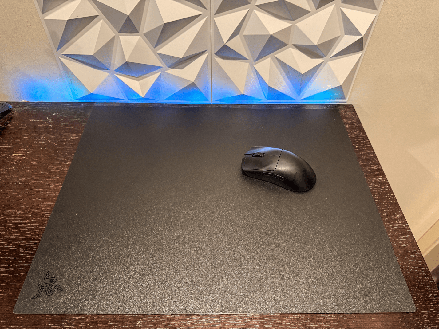 Razer Atlas Pro Ultra-Thin Glass Gaming Mouse Mat (Hardware) - Review 5 2026 05 24 00016 https://www.mkaugaming.com/all-review-list/razer-atlas-pro-ultra-thin-glass-gaming-mouse-mat-hardware-review/