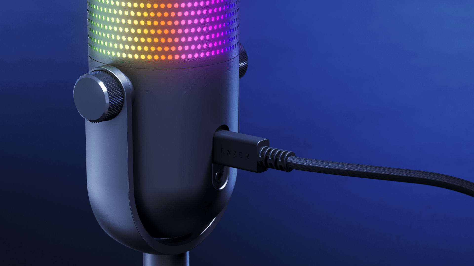 Razer Debuts The New Seiren V3 Chroma 2 Close Up https://www.mkaugaming.com/razer-debuts-the-new-seiren-v3-chroma/